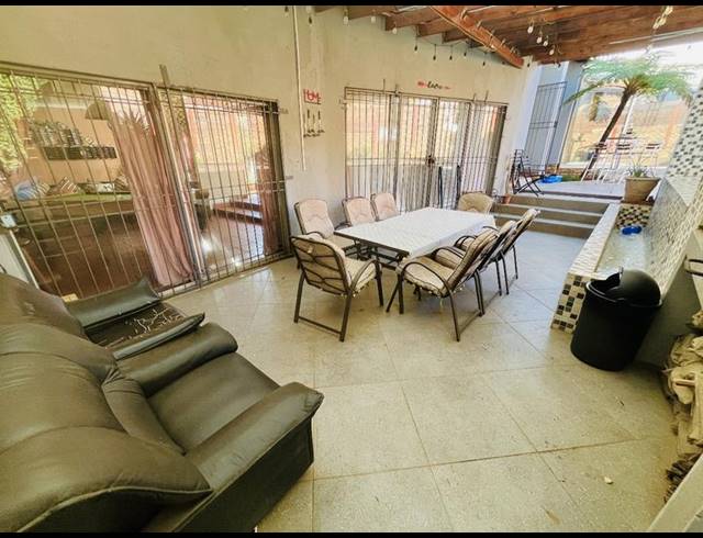 4 BEDROOM HOUSE FOR SALE IN SUIDEROORD